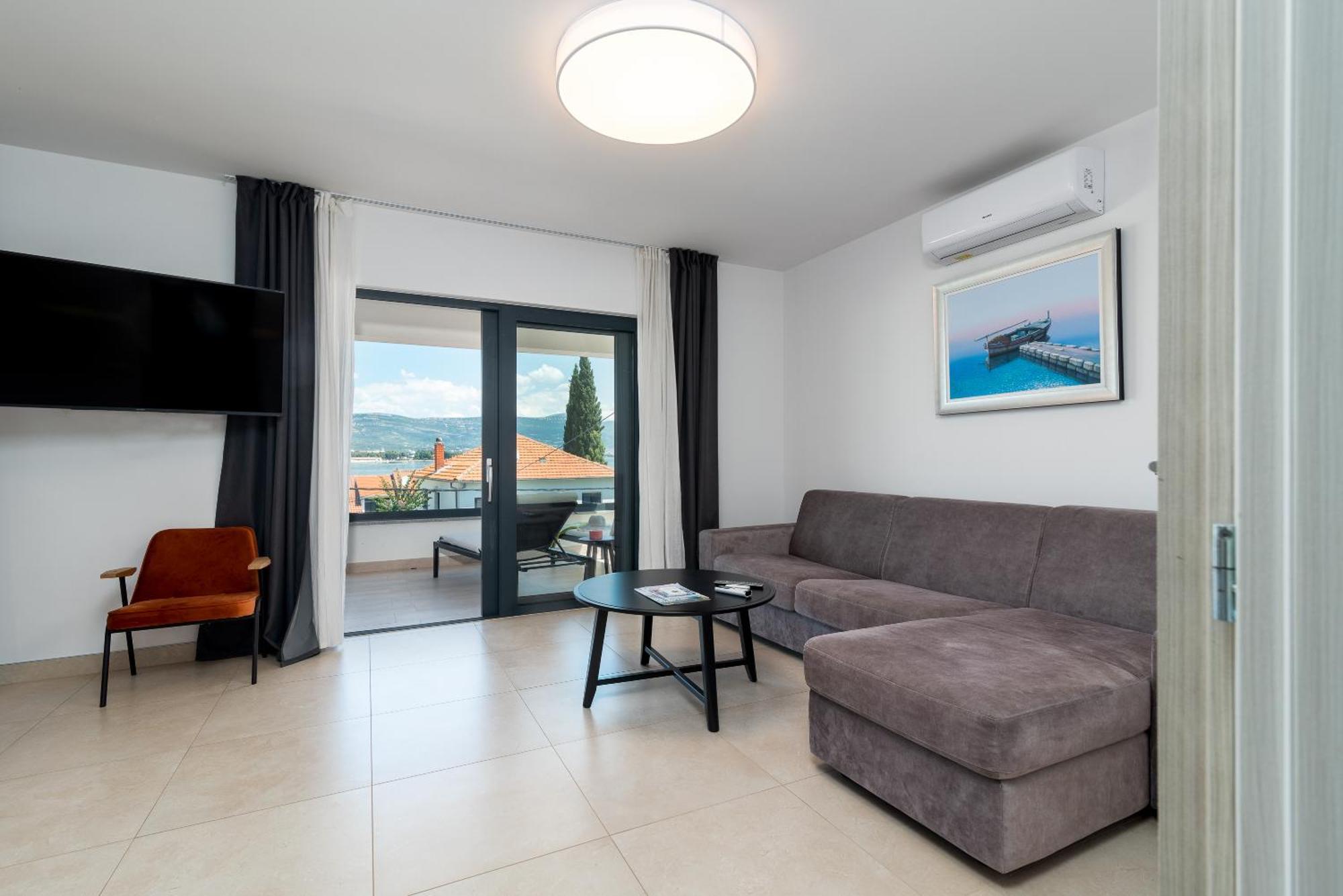Maca Apartments & Suites Trogir Extérieur photo
