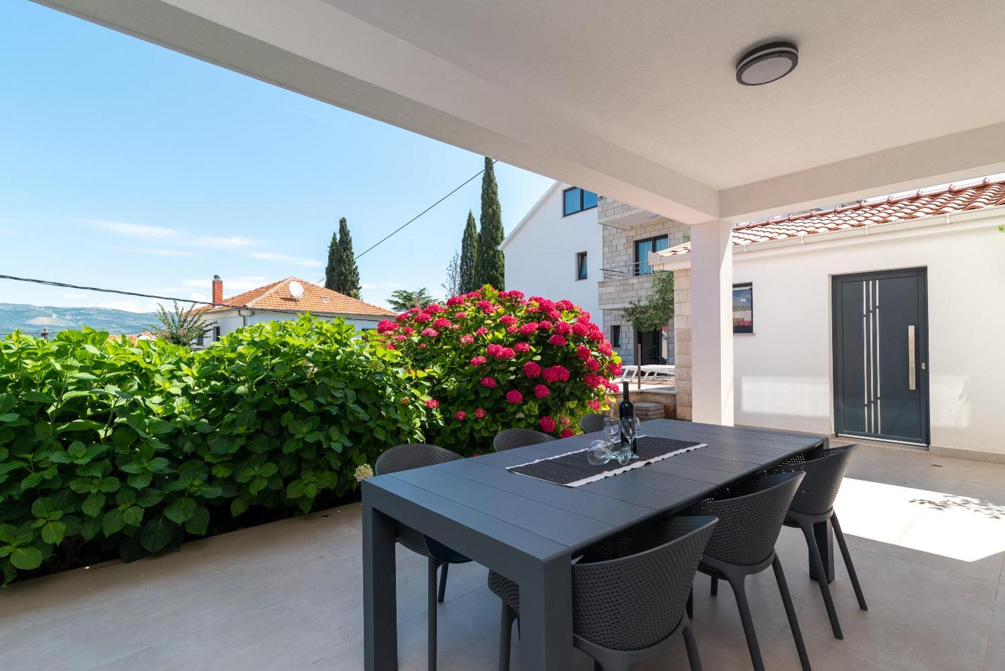 Maca Apartments & Suites Trogir Extérieur photo