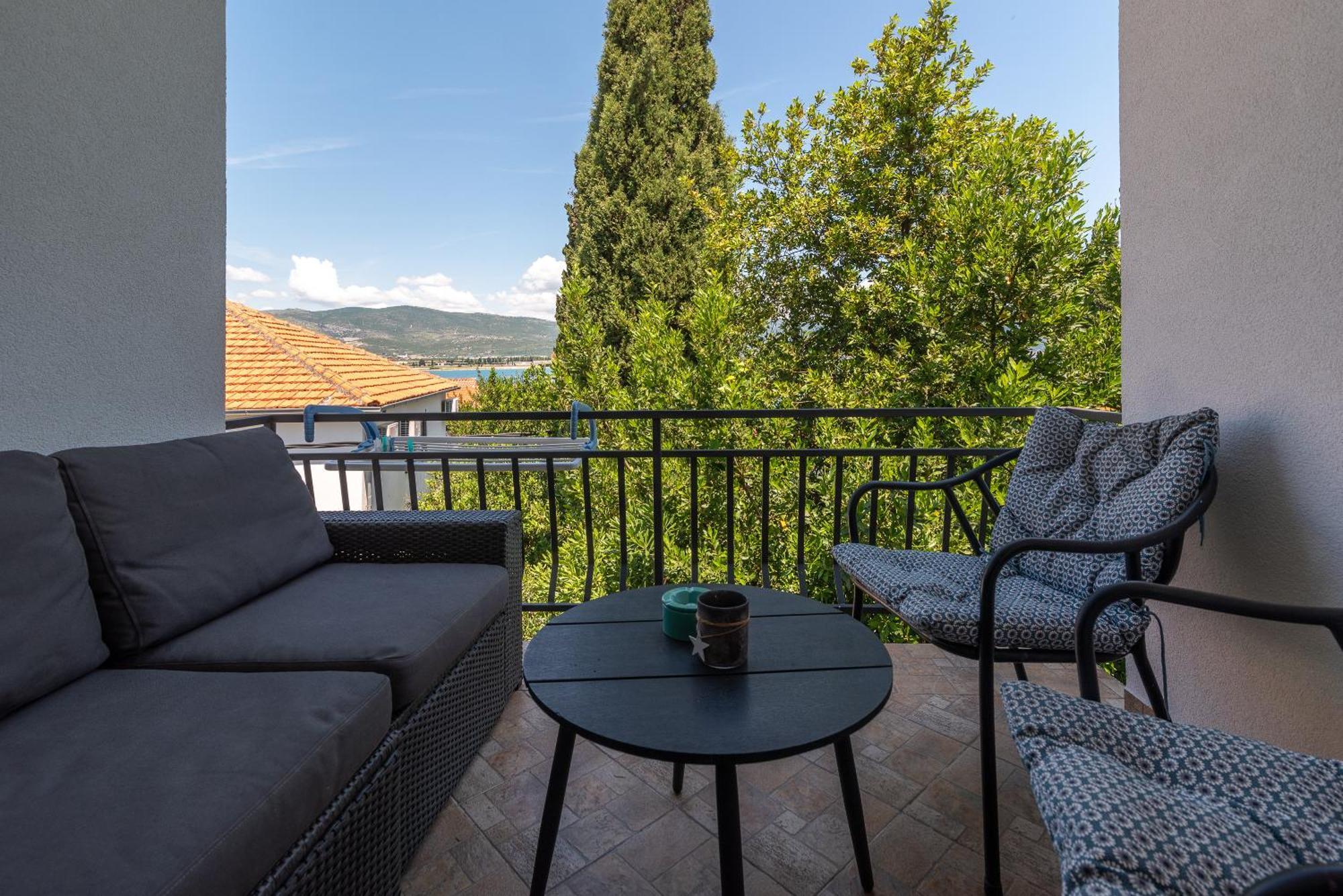 Maca Apartments & Suites Trogir Extérieur photo
