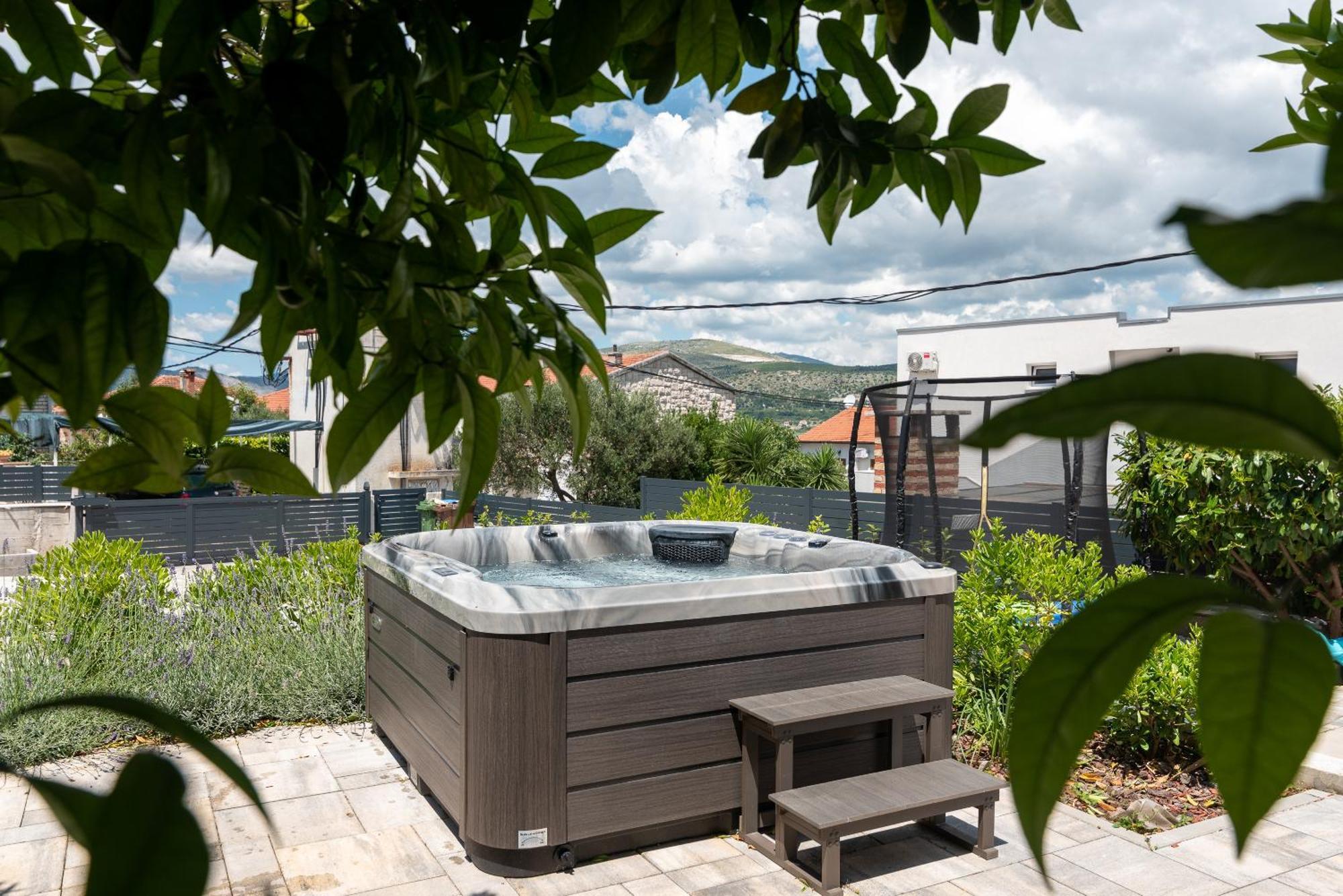 Maca Apartments & Suites Trogir Extérieur photo