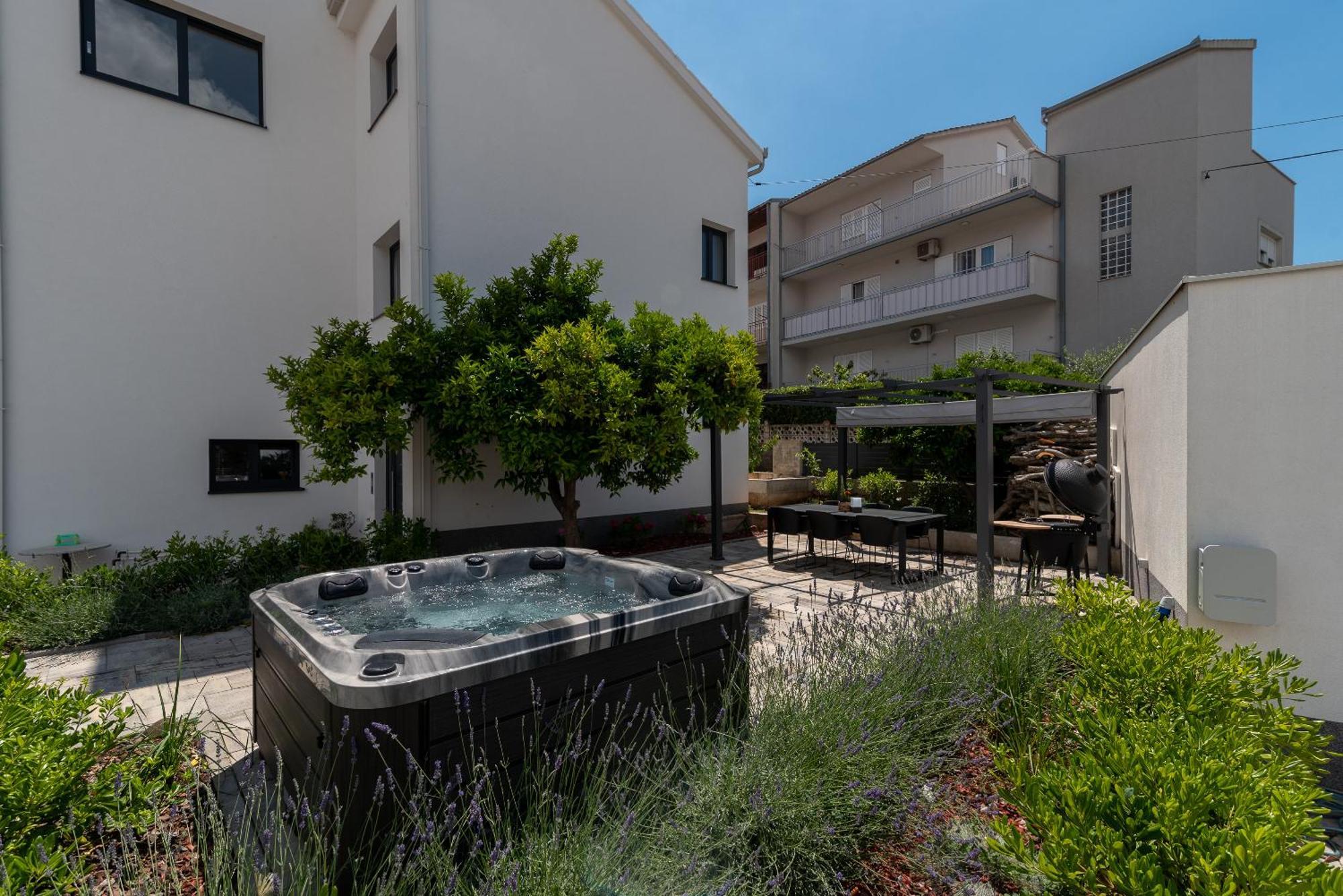 Maca Apartments & Suites Trogir Extérieur photo