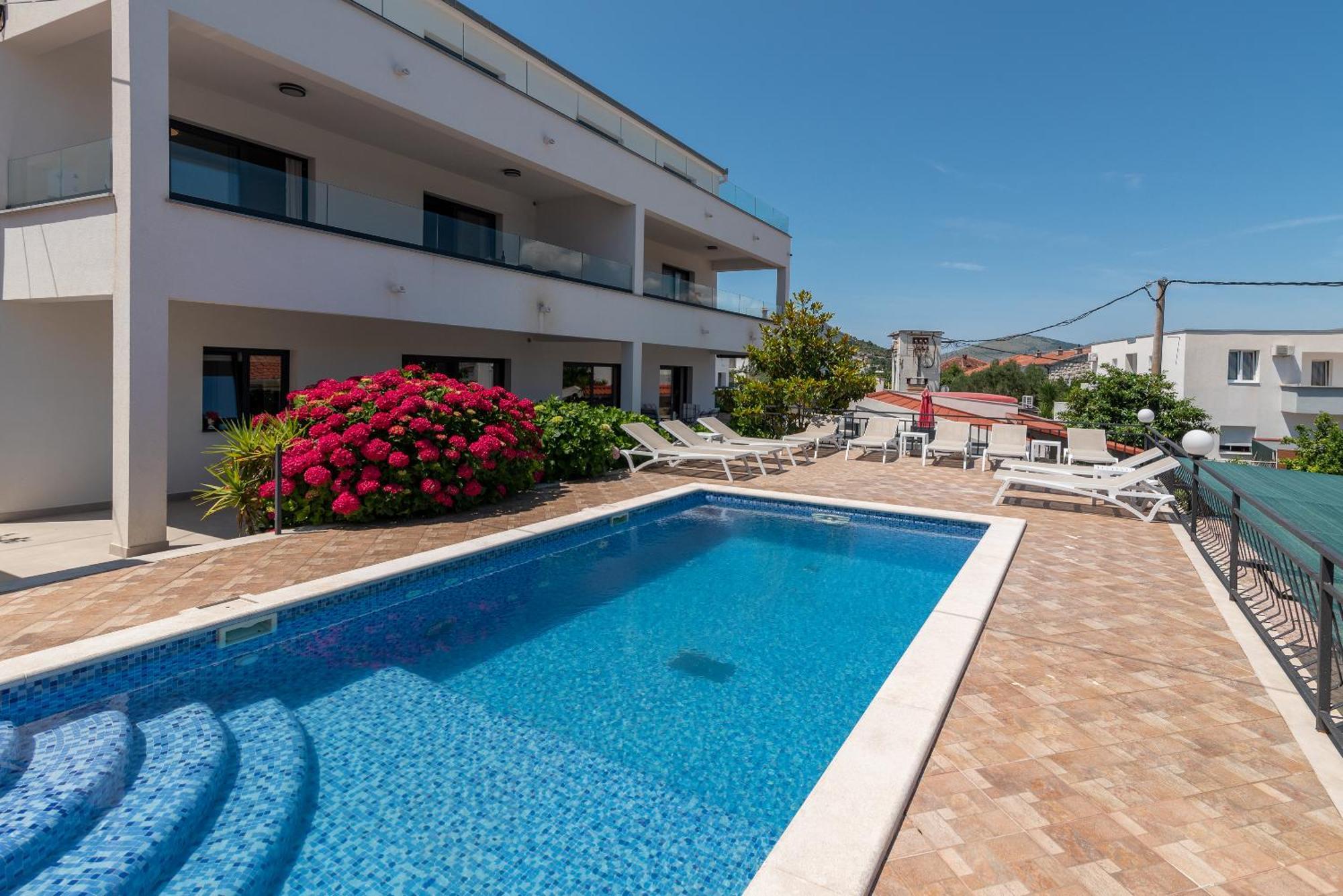 Maca Apartments & Suites Trogir Extérieur photo