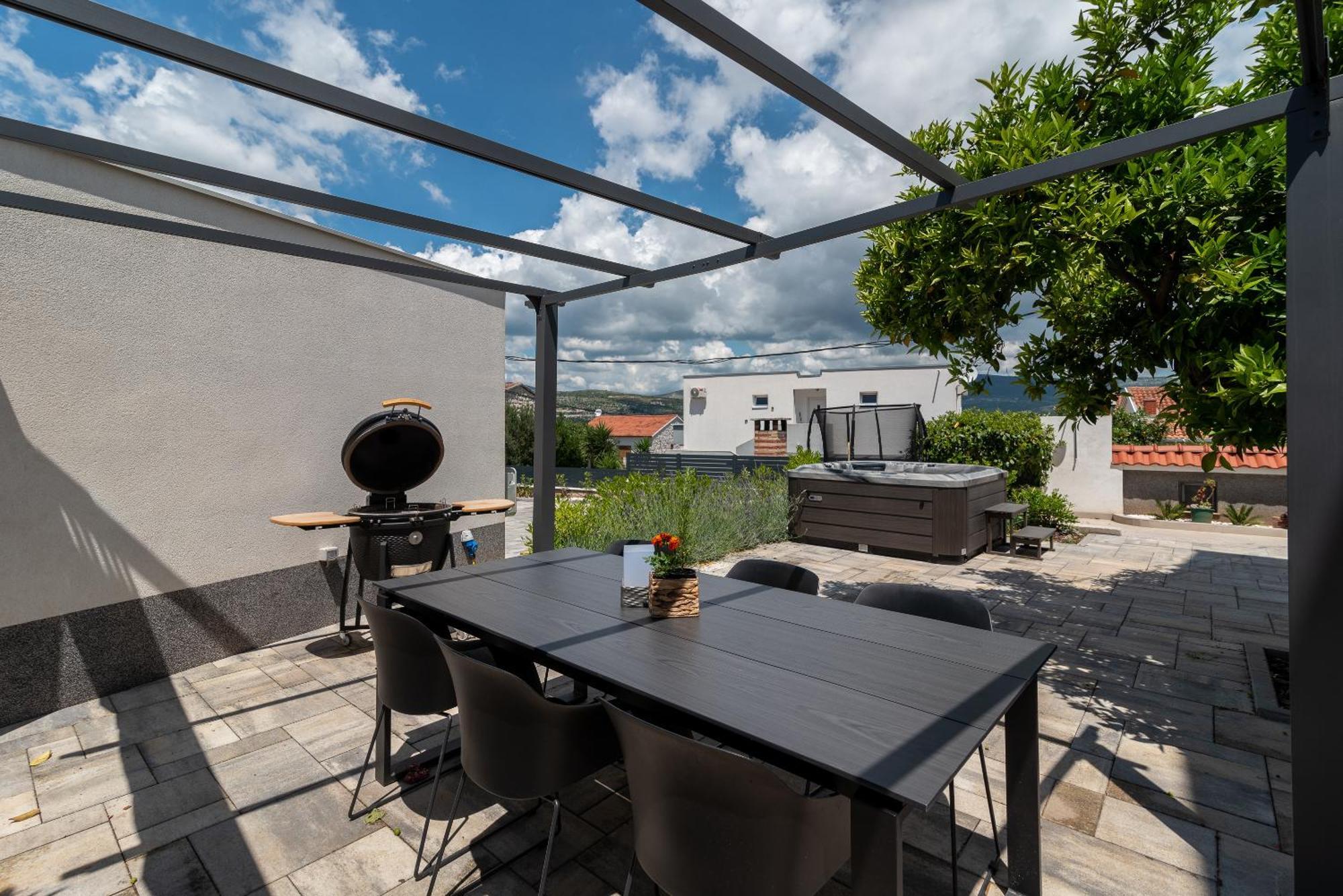 Maca Apartments & Suites Trogir Extérieur photo