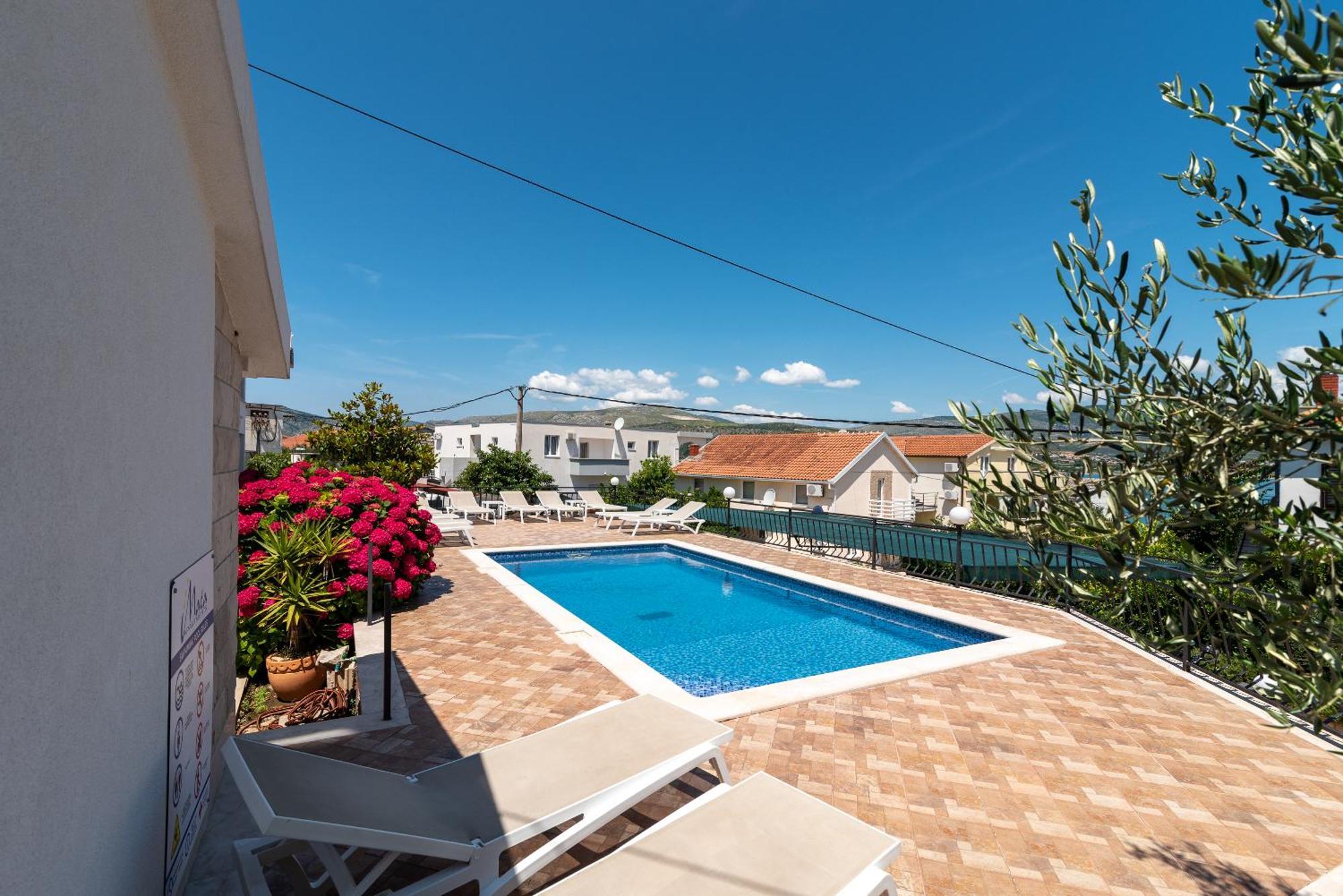 Maca Apartments & Suites Trogir Extérieur photo