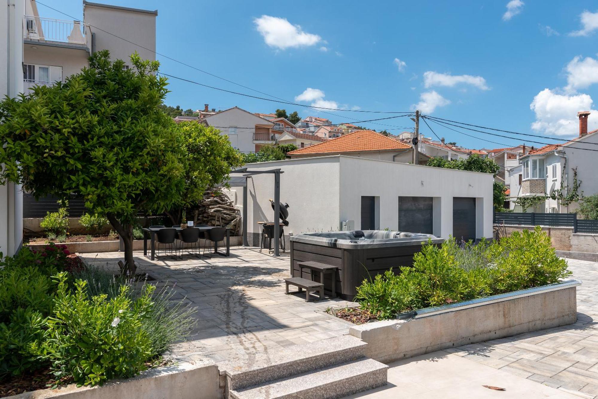 Maca Apartments & Suites Trogir Extérieur photo